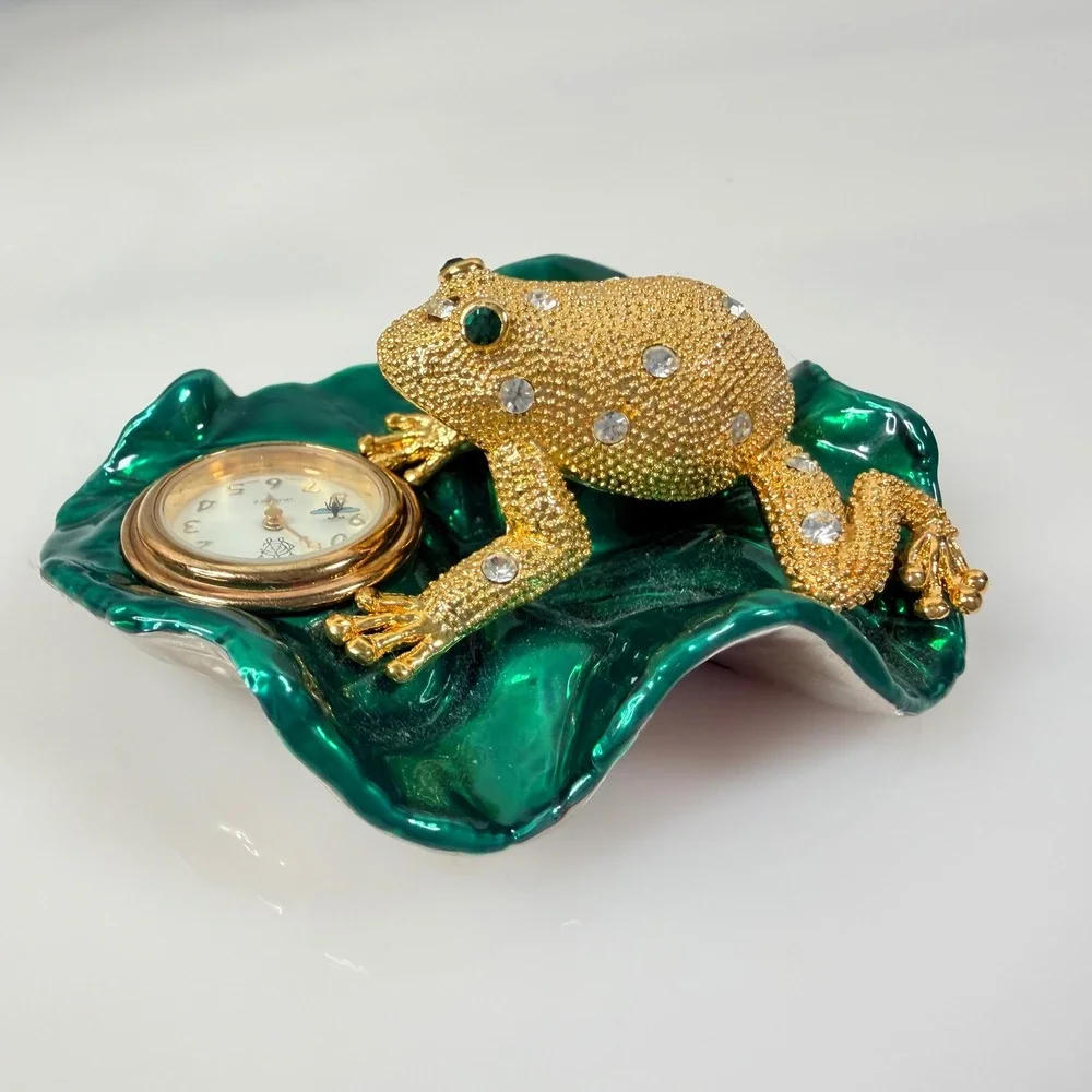 Timex Waterbury Desk Clock Paper Weight Jeweled Frog Lily Pad Bug Hand
